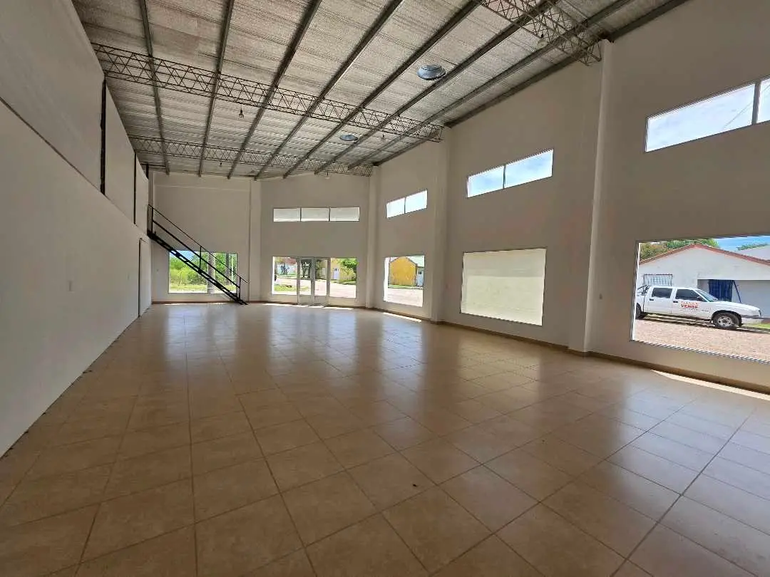 Comercial en alquiler en Caseros — foto 5