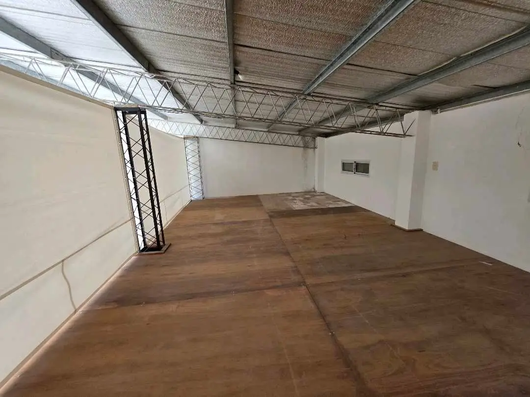 Comercial en alquiler en Caseros — foto 10