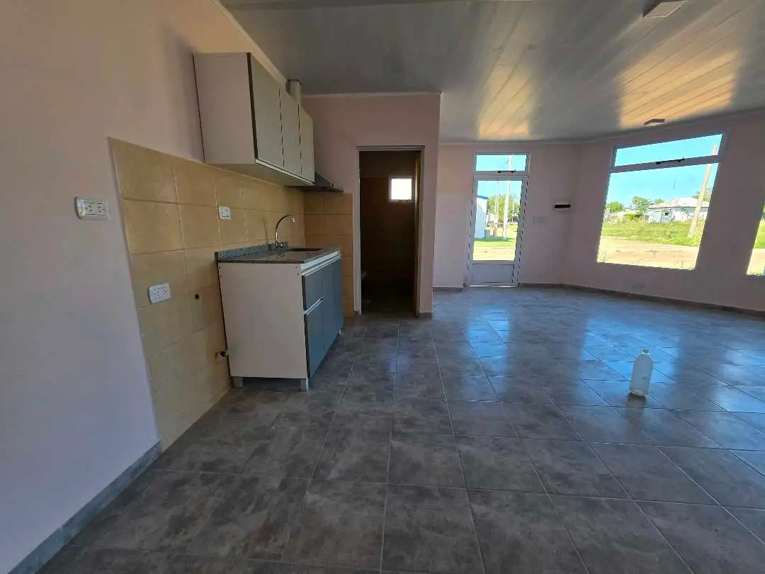 Comercial en alquiler en Caseros — foto 6