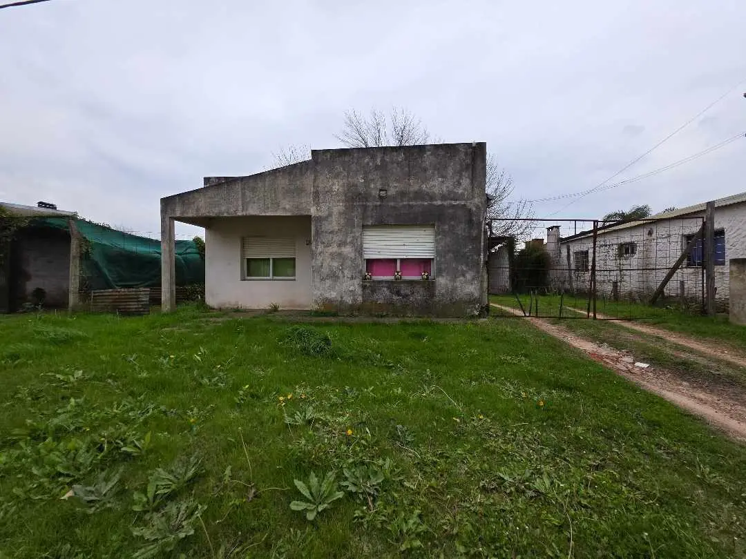 Casa de 2 dormitorios en venta en Caseros — foto 3