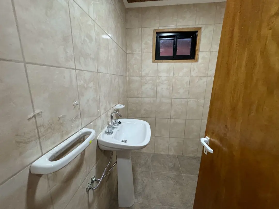 Casa de 2 dormitorios en alquiler en Caseros — foto 6