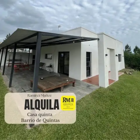 Casa de 2 dormitorios en alquiler en Barrio De Quintas, Concepción del Uruguay